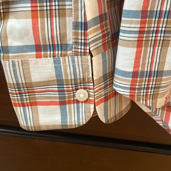 J. Crew Lightweight Stretch Buttondown, L EUC
Attractive Print - Picture 3 of 4